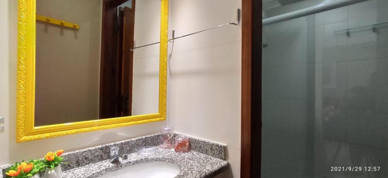 Apto na orla da Praia Grande com piscina e garagem Arraial do Cabo Esterno foto
