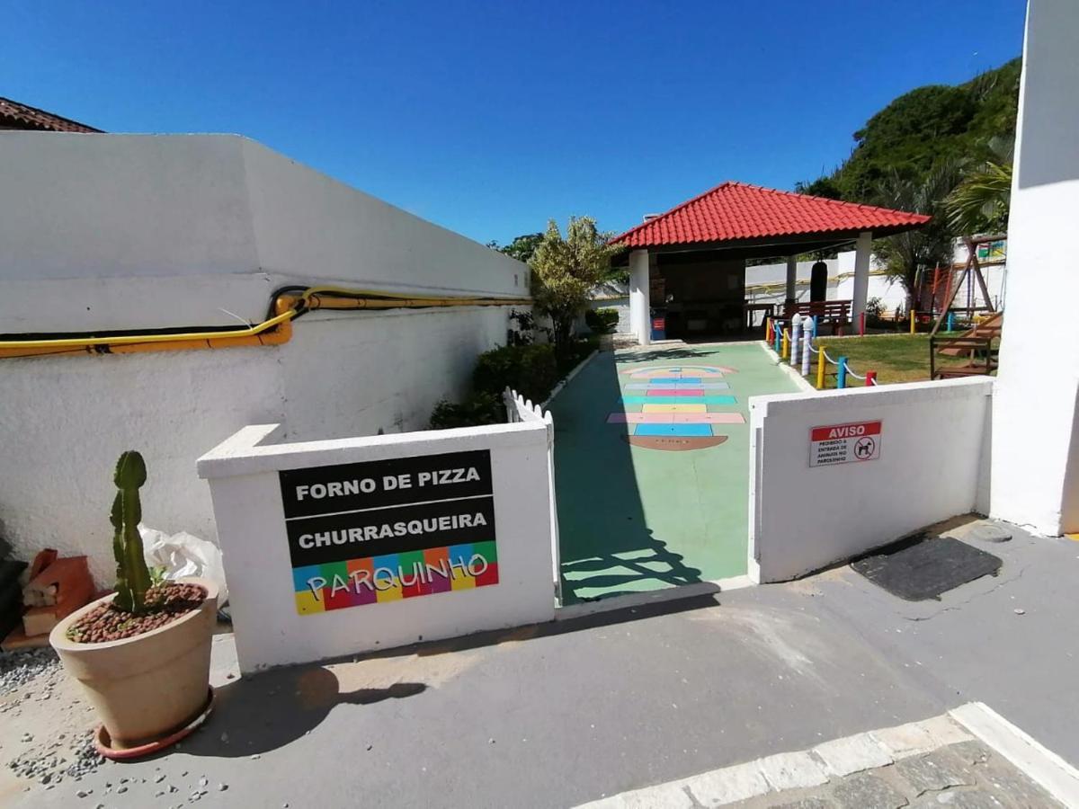 Apto na orla da Praia Grande com piscina e garagem Arraial do Cabo Esterno foto