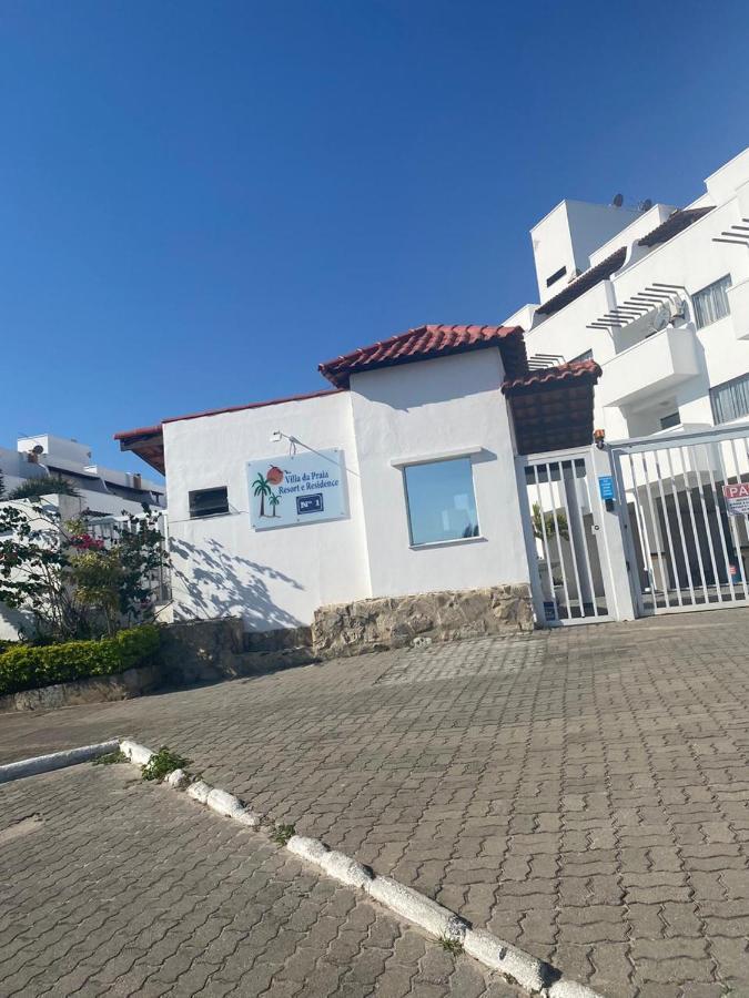Apto na orla da Praia Grande com piscina e garagem Arraial do Cabo Esterno foto