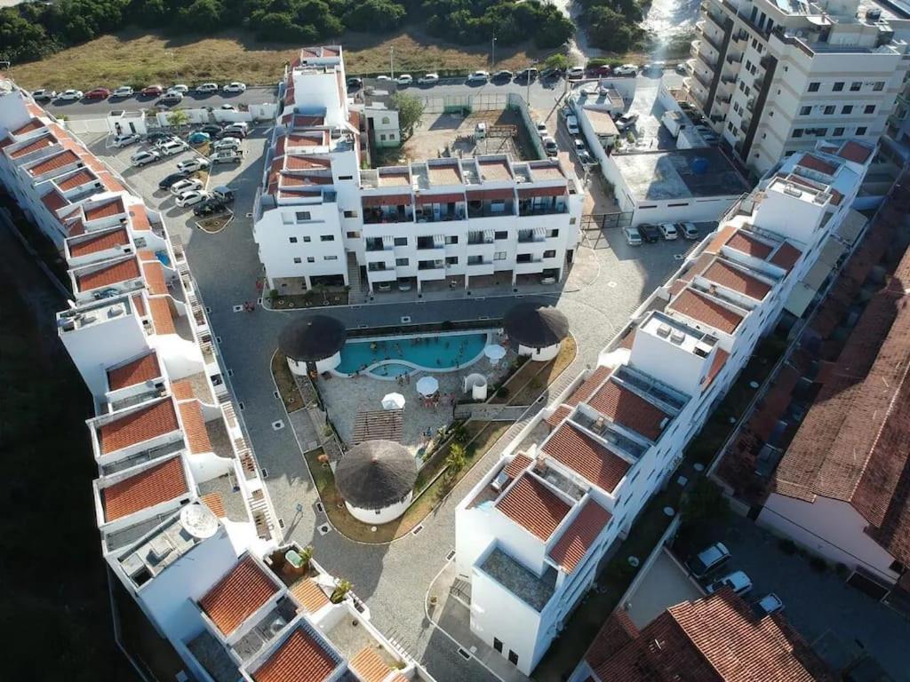 Apto na orla da Praia Grande com piscina e garagem Arraial do Cabo Esterno foto