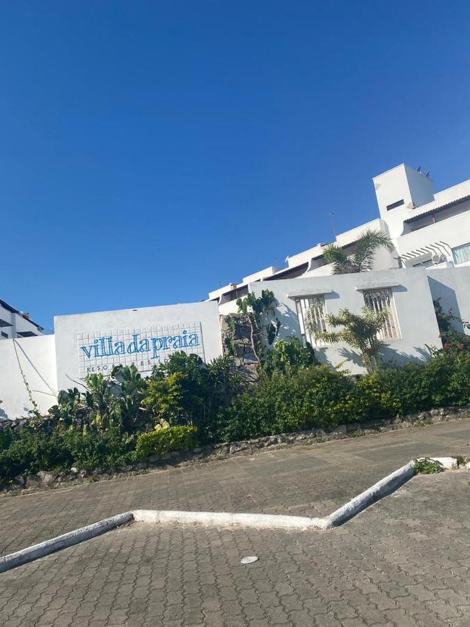 Apto na orla da Praia Grande com piscina e garagem Arraial do Cabo Esterno foto